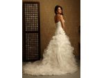 De inchiriat rochie de mireasa cu volane Allure Bridals #2