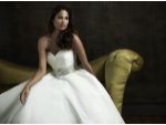 Inchiriem rochii de mireasa Allure Bridals #1