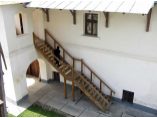 Casa staretiei- scara exterioara si foisorul - Manastirea Gura Motrului #7