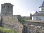 Turnul Manastirii Zamca si un detaliu al zidului de incinta - Manastirea Zamca #7